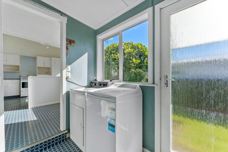 Photo of property in 3 Frieston Road, Milford, Auckland, 0620