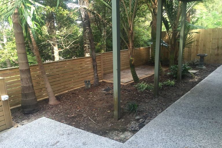 Photo of property in 24 Heaton Grove, Chatswood, Auckland, 0626