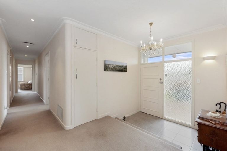 Photo of property in 28 Springfield Crescent, Enderley, Hamilton, 3214