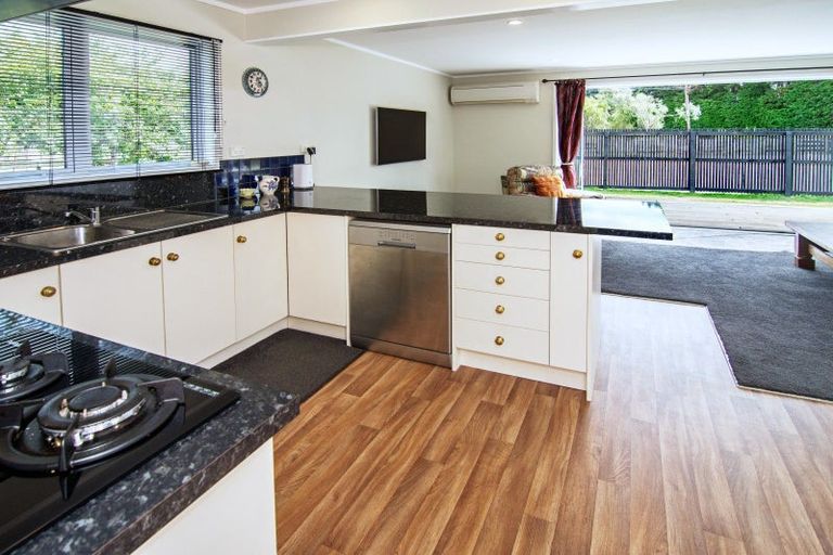 Photo of property in 37 Chester Road, Clareville, Carterton, 5791