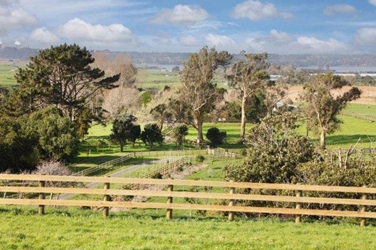 Photo of property in 41 Mcnaughten Road, Karioitahi, Waiuku, 2683