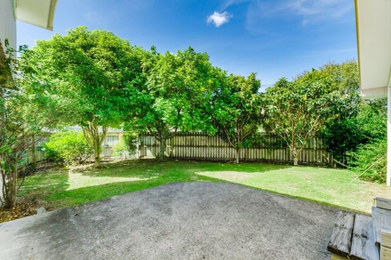 Photo of property in 4 Iti Grove, Waikanae, 5036