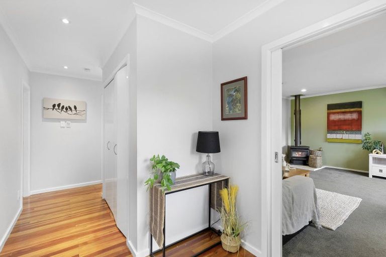 Photo of property in 5 Richmond Hill, Glenside, Wellington, 6037