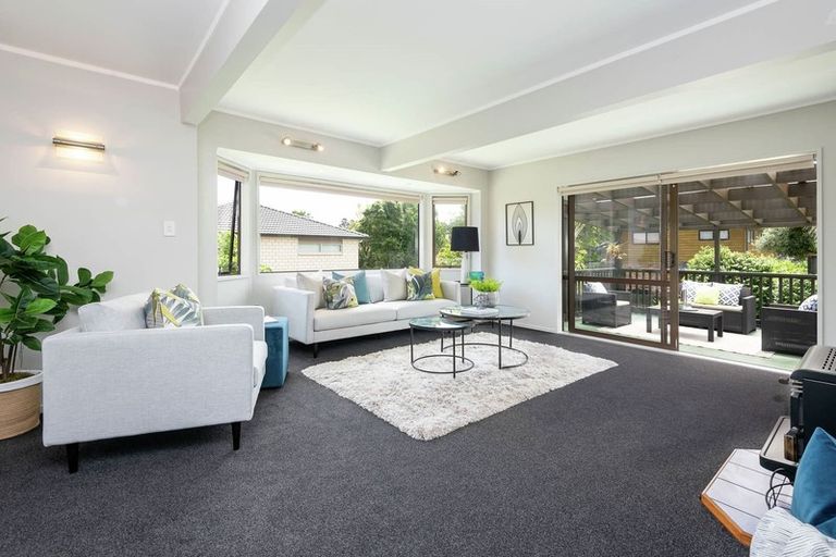 Photo of property in 2/5 Cornelian Crescent, Half Moon Bay, Auckland, 2012