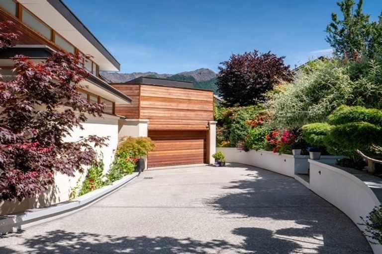 Photo of property in 27 Edinburgh Drive, Queenstown, 9300