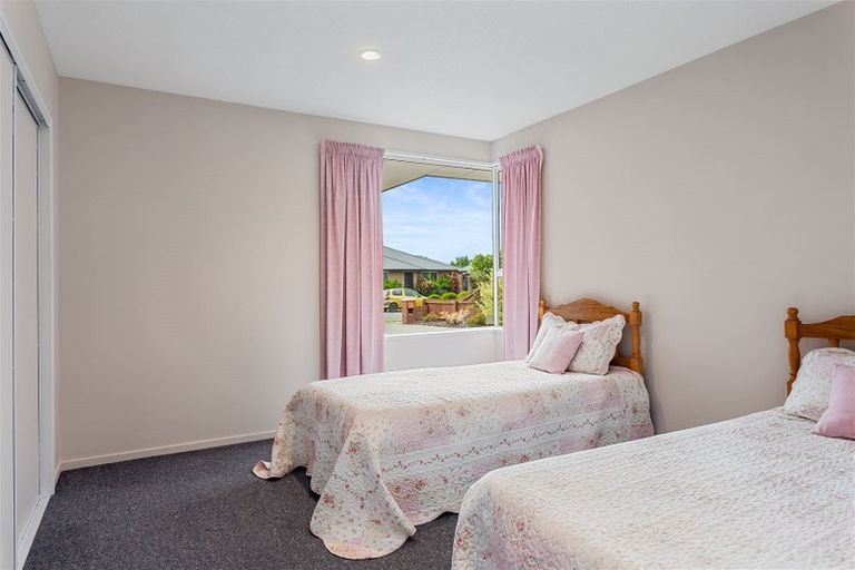 Photo of property in 16 Thistledown Place, Woolston, Christchurch, 8062