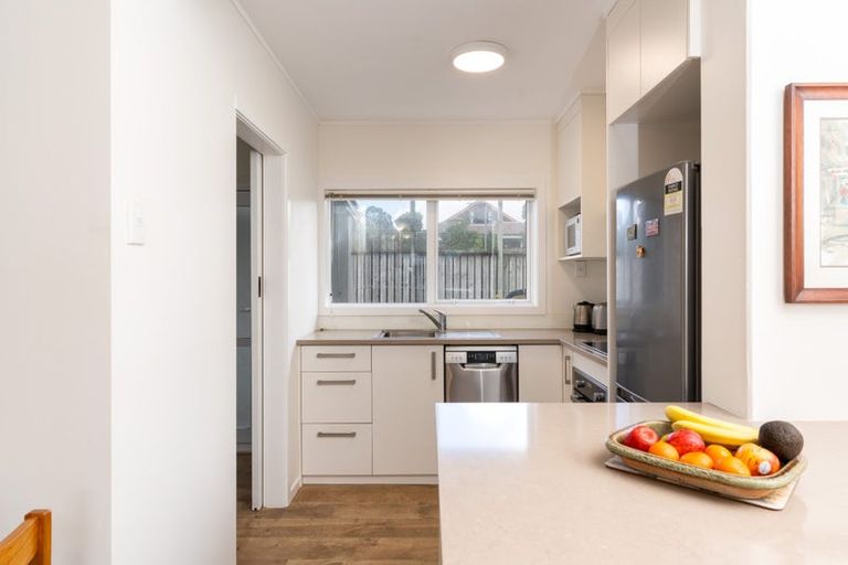 Photo of property in Lynbrae Court Flats, 12/4 Dr Taylor Terrace, Johnsonville, Wellington, 6037