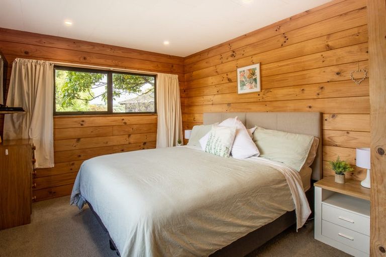 Photo of property in 65 Queens Road, Waikanae Beach, Waikanae, 5036