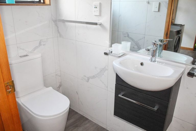 Photo of property in 2 Montgomery Terrace, Hokowhitu, Palmerston North, 4410