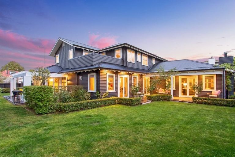 Photo of property in 17 Rossall Street, Merivale, Christchurch, 8014