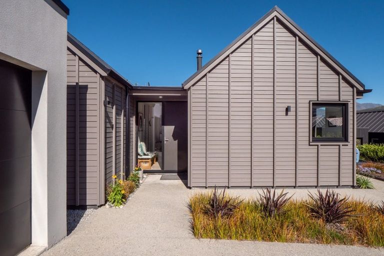 Photo of property in 5 Parera Lane, Jacks Point, Queenstown, 9371