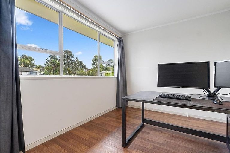 Photo of property in 3 Shale Avenue, Massey, Auckland, 0614