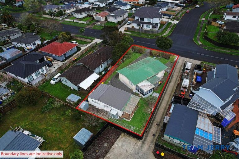 Photo of property in 30 Casuarina Road, Half Moon Bay, Auckland, 2012