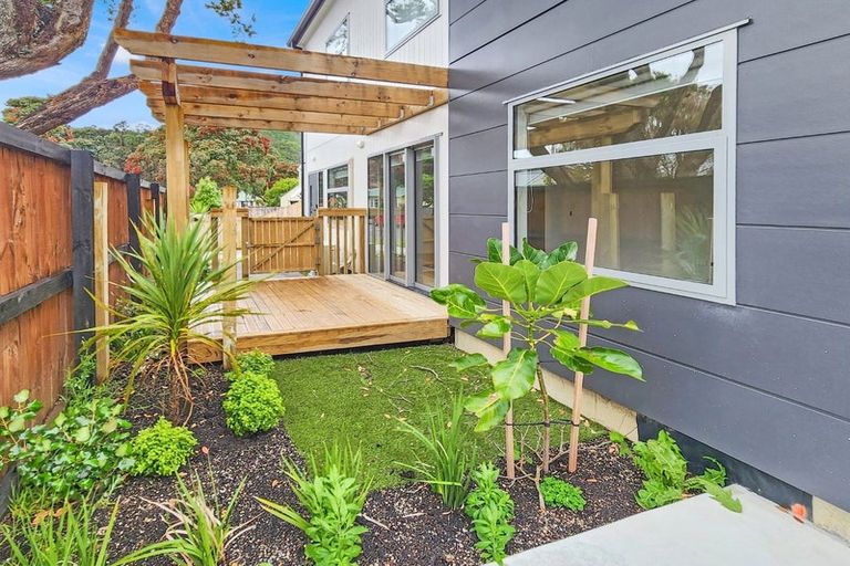 Photo of property in 6a Russell Street, Waterloo, Lower Hutt, 5011