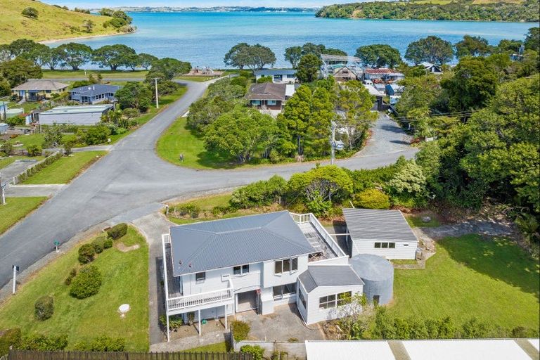 Photo of property in 89 Clinton Road, Tawharanui Peninsula, Warkworth, 0986