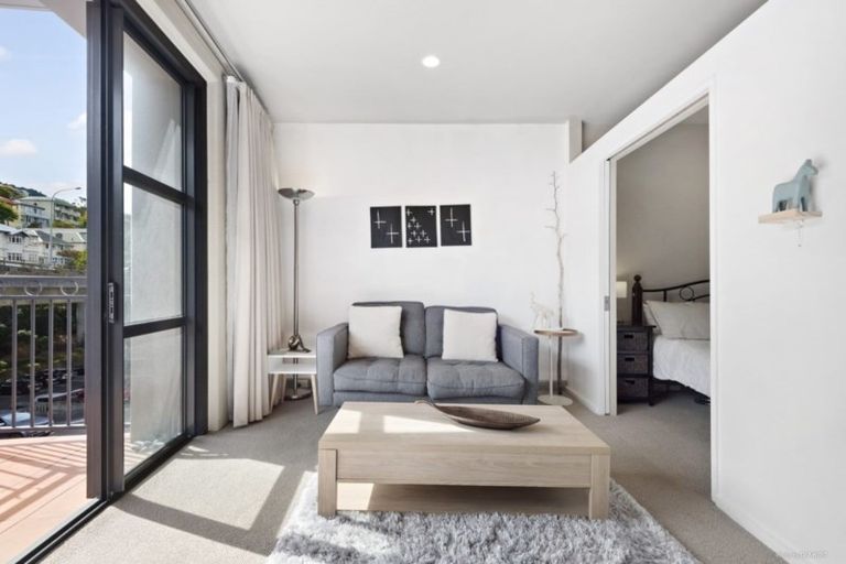 Photo of property in Atrium Towers, 1n/154 The Terrace, Wellington Central, Wellington, 6011