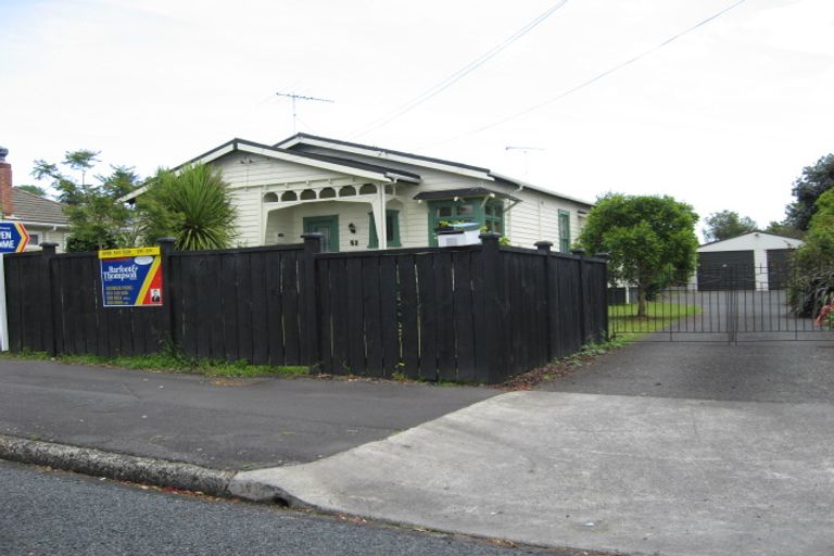 Photo of property in 8 Woodward Avenue, Mangere Bridge, Auckland, 2022