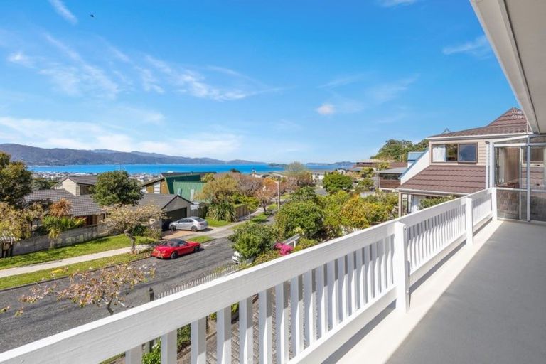 Photo of property in 15 Stanhope Grove, Korokoro, Lower Hutt, 5012