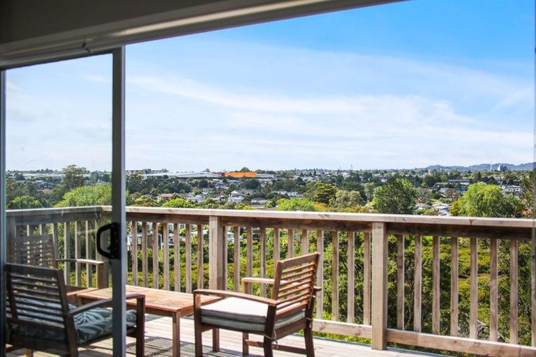 Photo of property in 54 Chorley Avenue, Massey, Auckland, 0614