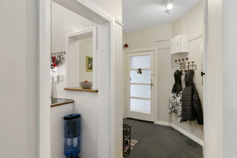 Photo of property in 5/1 Rixon Grove, Mount Victoria, Wellington, 6011