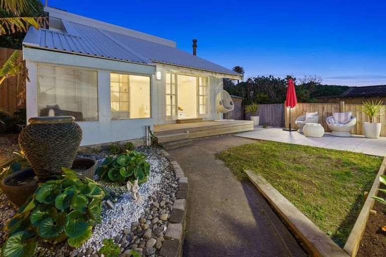 Photo of property in 3b The Esplanade, Raumati South, Paraparaumu, 5032