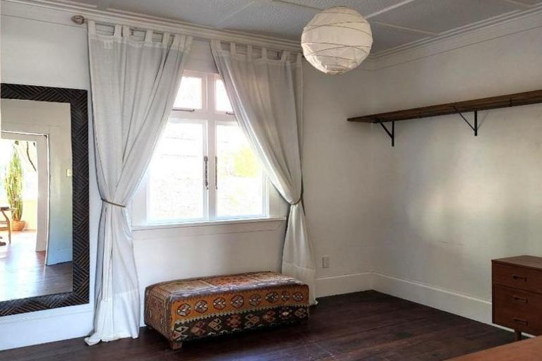 Photo of property in 20 Mcfarlane Street, Oakura, 4314