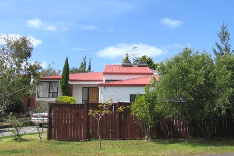 Photo of property in 13 Centorian Drive, Windsor Park, Auckland, 0632