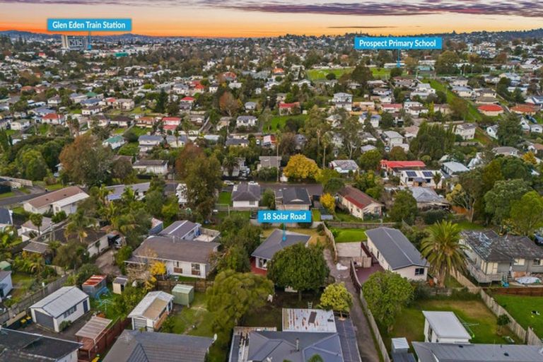 Photo of property in 18 Solar Road, Glen Eden, Auckland, 0602