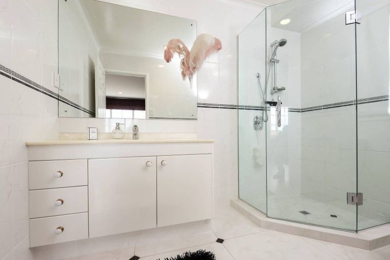 Photo of property in 16 Casabella Court, Northpark, Auckland, 2013