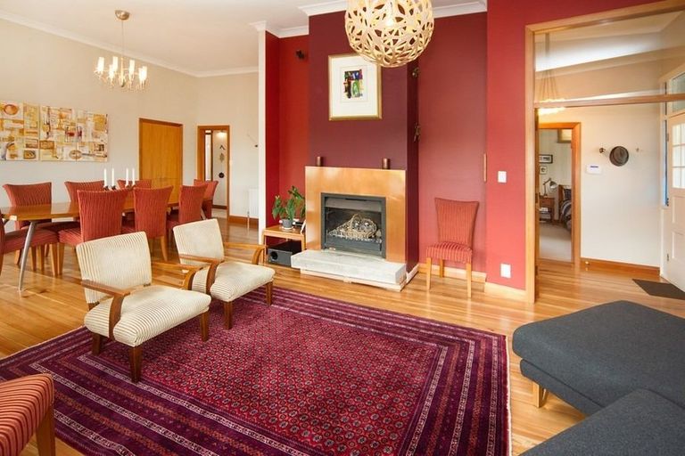 Photo of property in 145 Queen Street, Northcote Point, Auckland, 0627