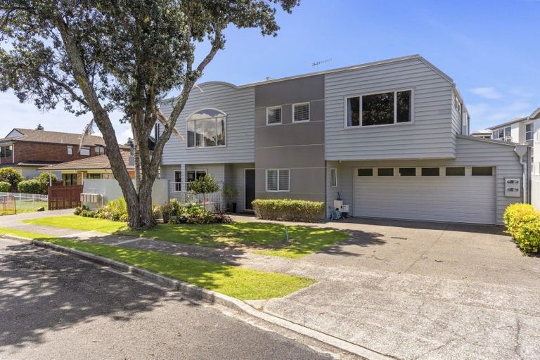 Photo of property in 1 Rita Street, Mount Maunganui, 3116