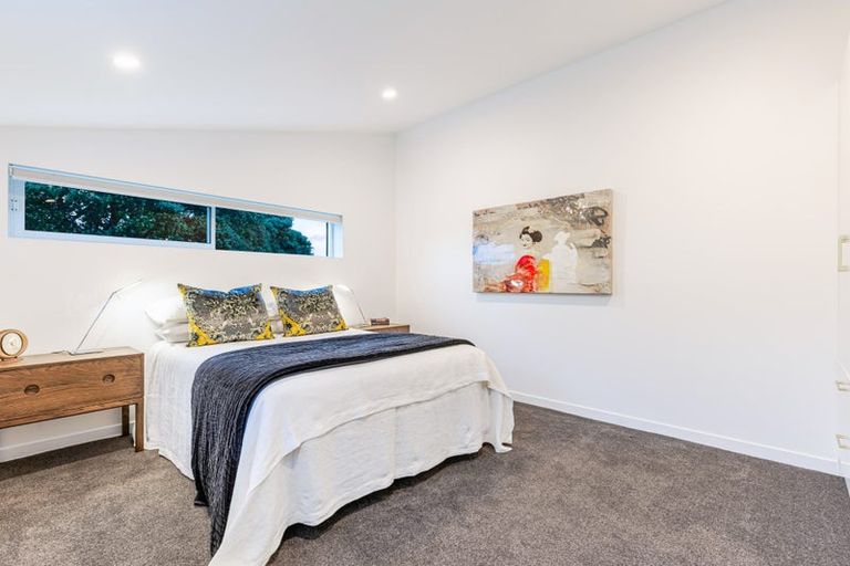 Photo of property in 16a Renata Crescent, Te Atatu Peninsula, Auckland, 0610