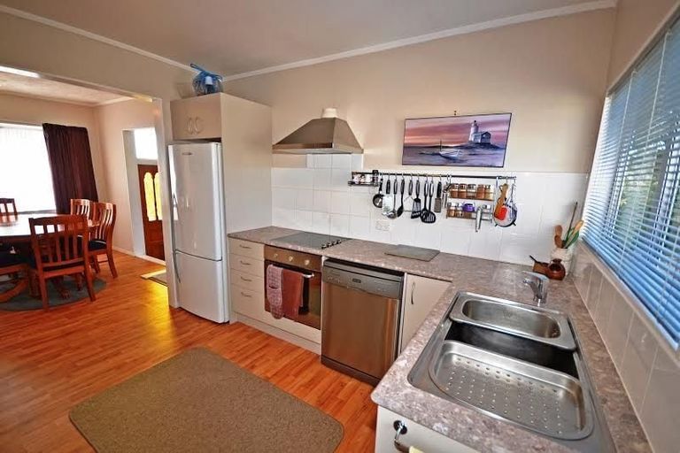 Photo of property in 9 Triangle Road, Massey, Auckland, 0614