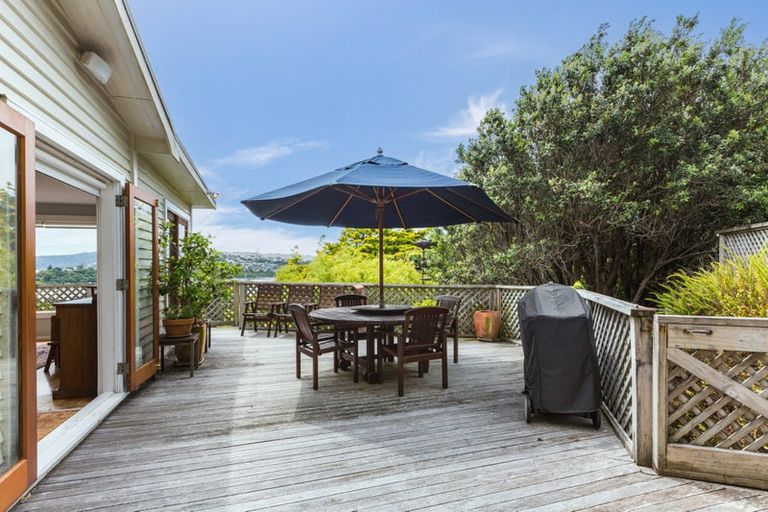 Photo of property in 39 Bayview Road, Paremata, Porirua, 5024