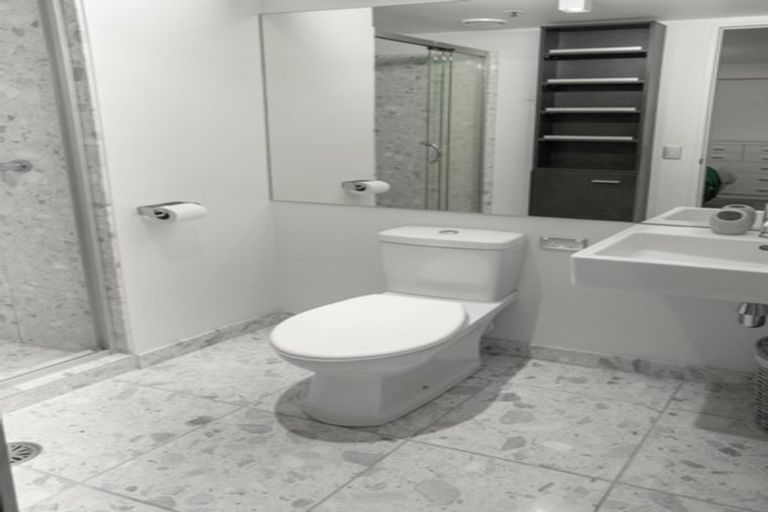 Photo of property in 74 Oriental Parade, Oriental Bay, Wellington, 6011