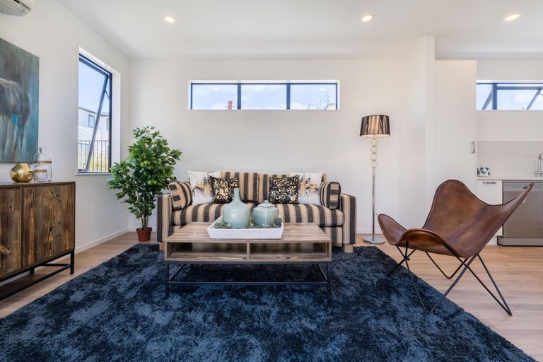 Photo of property in 72 Craigs Way, Hobsonville, Auckland, 0616