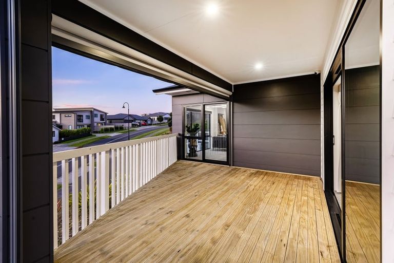 Photo of property in 117 John Burke Drive, Aotea, Porirua, 5024