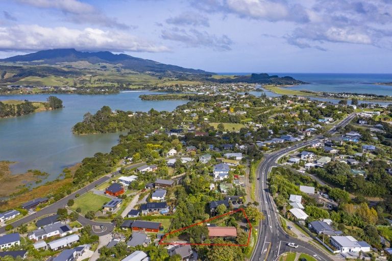 Photo of property in 35 Main Road, Raglan, 3225