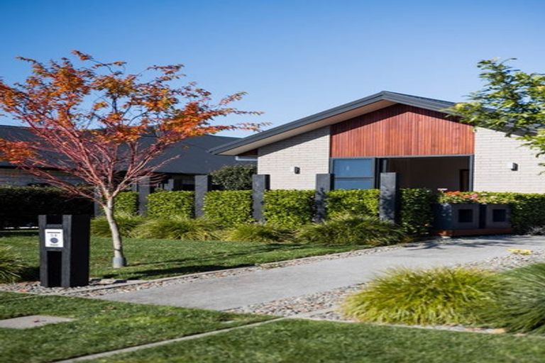 Photo of property in 54 Norfolk Drive, Cambridge, 3434