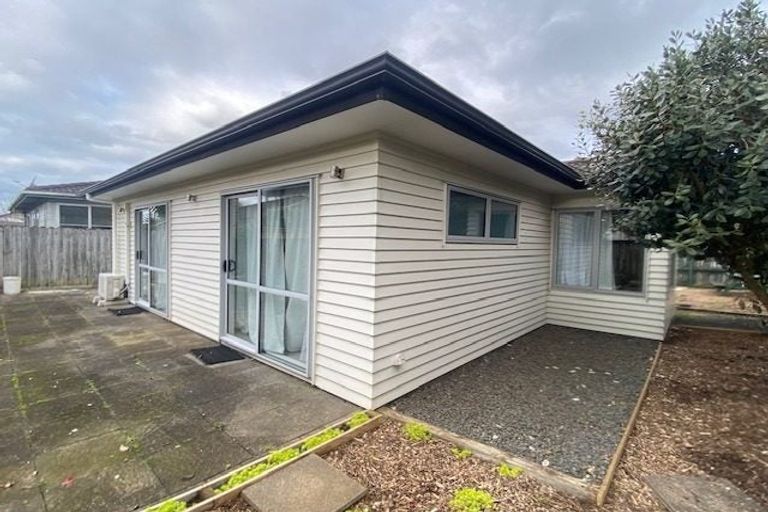 Photo of property in 20 Lisa Rise, Half Moon Bay, Auckland, 2012