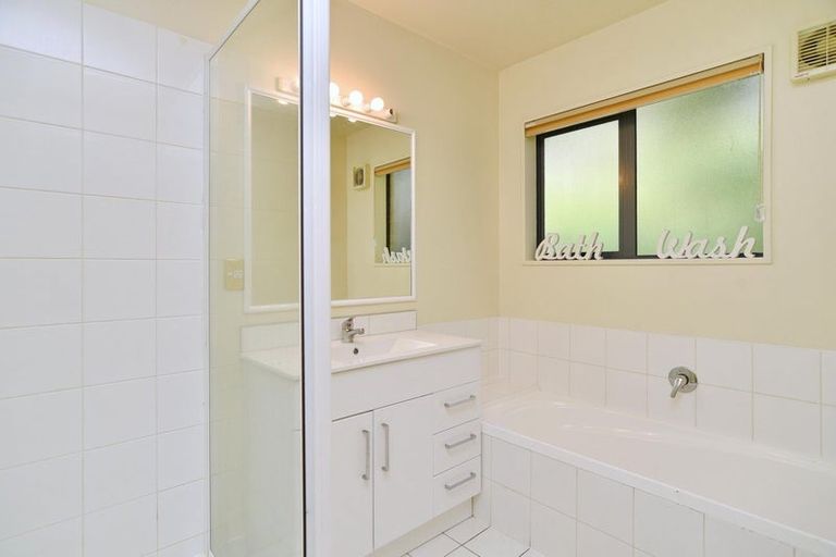 Photo of property in 10 Riegler Place, Belfast, Christchurch, 8051