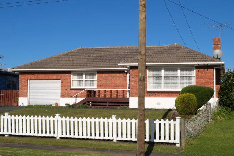 Photo of property in 20 Cheviot Street, Mangere East, Auckland, 2024