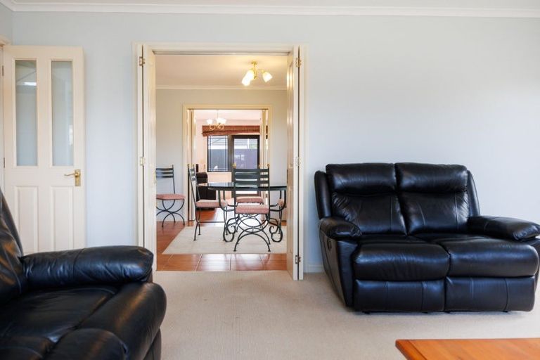 Photo of property in 27 Royal Oak Drive, Kelvin Grove, Palmerston North, 4414