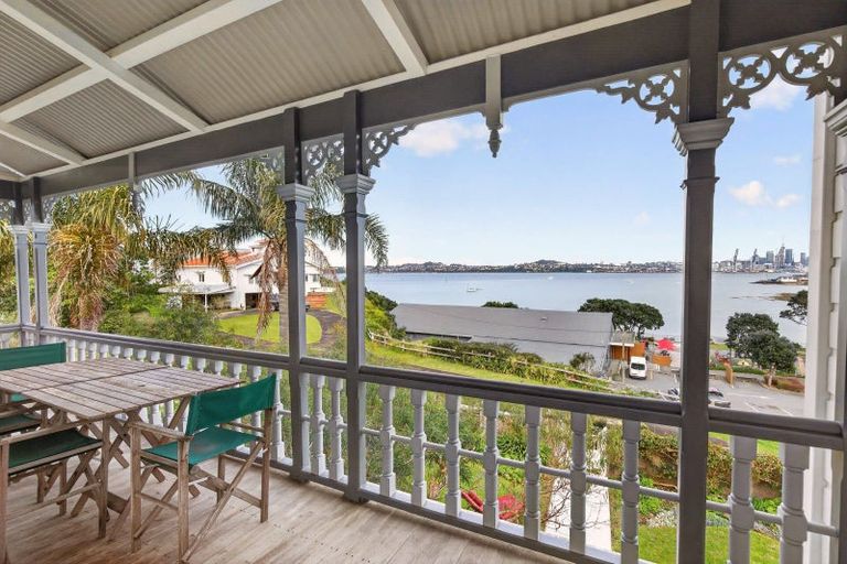 Photo of property in 16 Jubilee Avenue, Devonport, Auckland, 0624