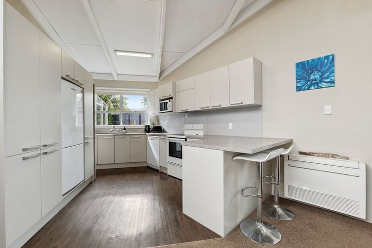 Photo of property in 27 Baring Terrace, Strandon, New Plymouth, 4312