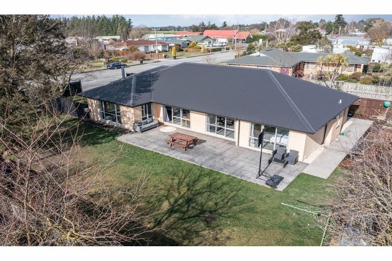 Photo of property in 177b High Street, Oxford, 7430