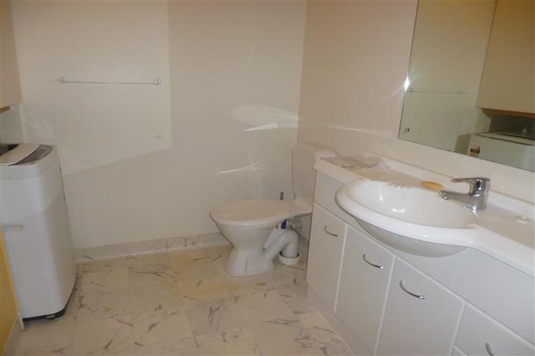 Photo of property in Terrace Heights Apartments, 14c/163 The Terrace, Wellington Central, Wellington, 6011