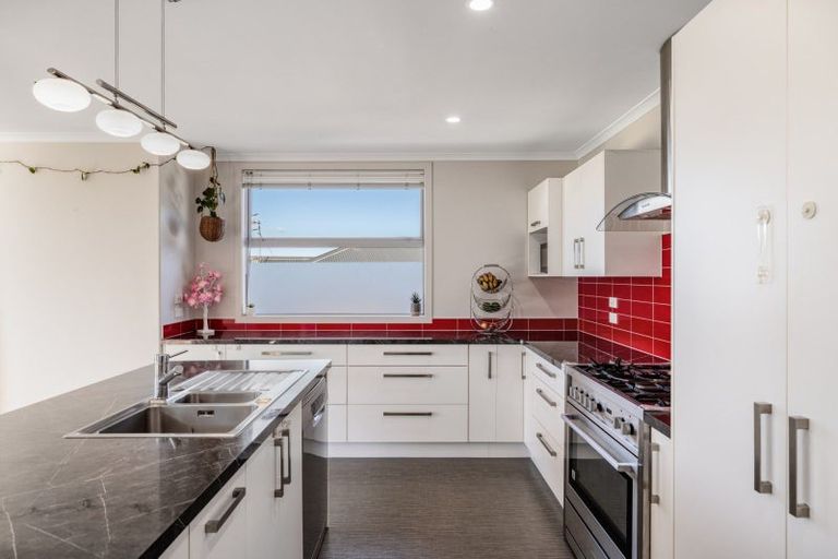 Photo of property in 12 Fleur Place, Te Puke, 3119