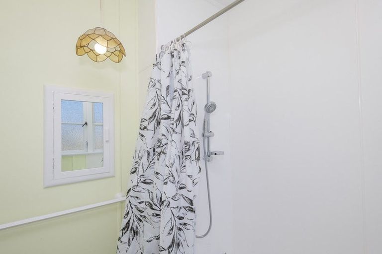 Photo of property in 8 De Lautour Road, Kaiti, Gisborne, 4010