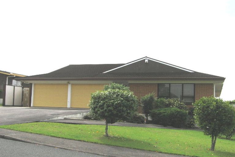 Photo of property in 10 Tatyana Place, Massey, Auckland, 0614